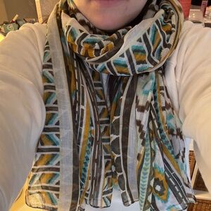 Geometric Patterned Scarf